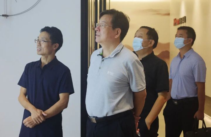 文化引領(lǐng)，振興湘商——湖南省政協(xié)副主席、省工商聯(lián)主席張健調(diào)研鴻揚(yáng)集團(tuán)